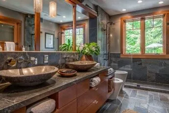 2025 bathroom vanity trends with floating and freestanding designs in walnut oak and matte black